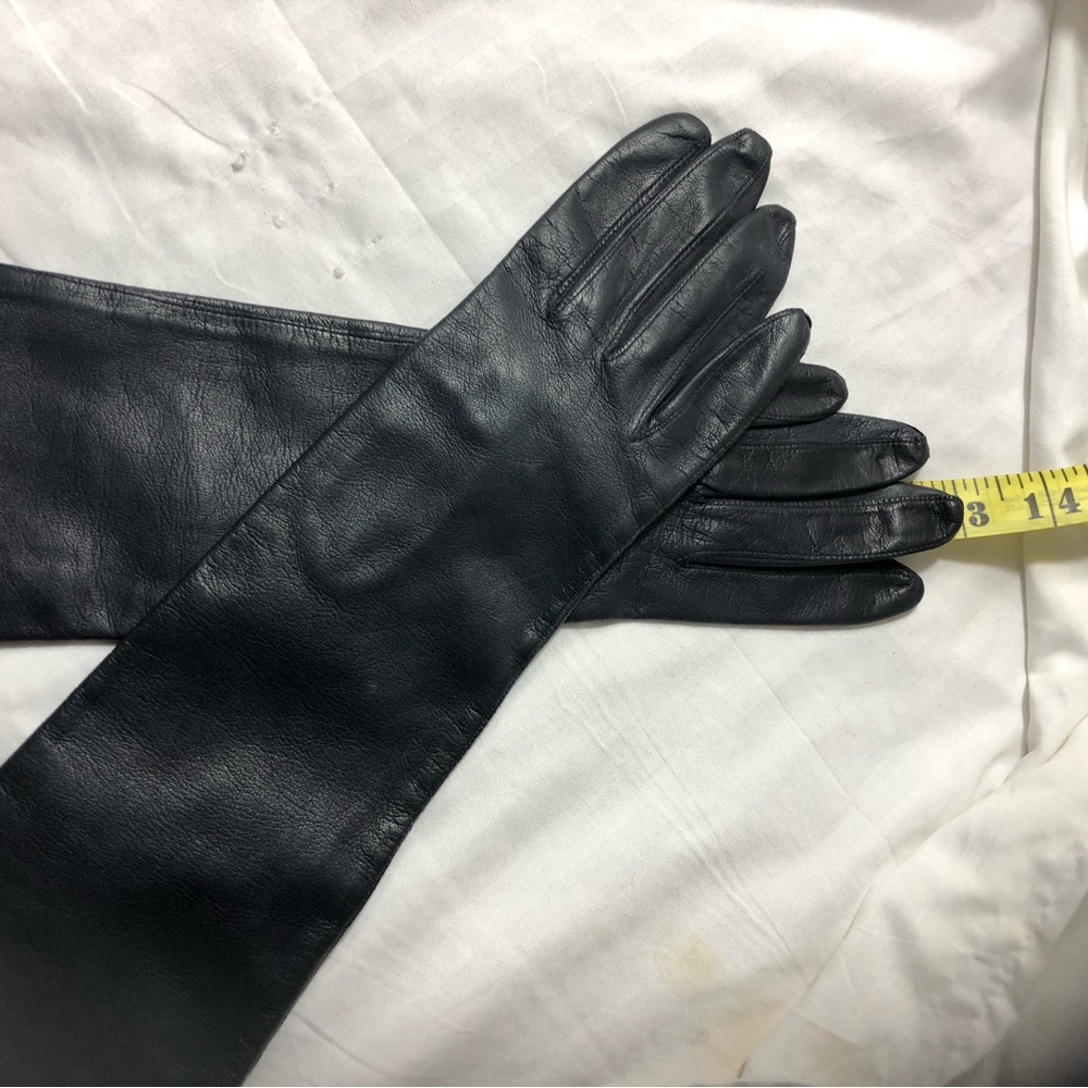 Dress kid leather women’s gloves. 13” length size 6. 1/2